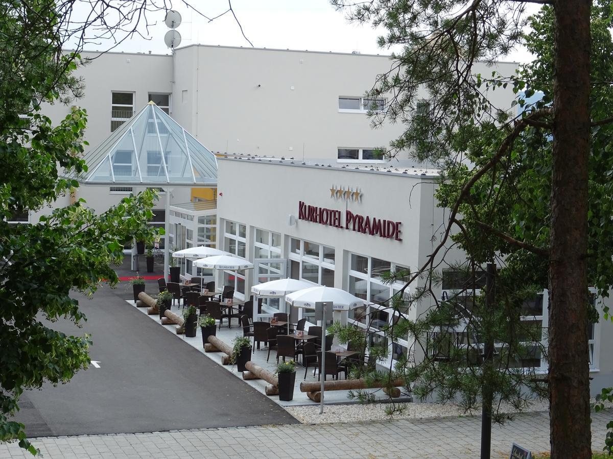 Kurhotel Pyramide Sibyllenbad Нойальбенройт Екстер'єр фото