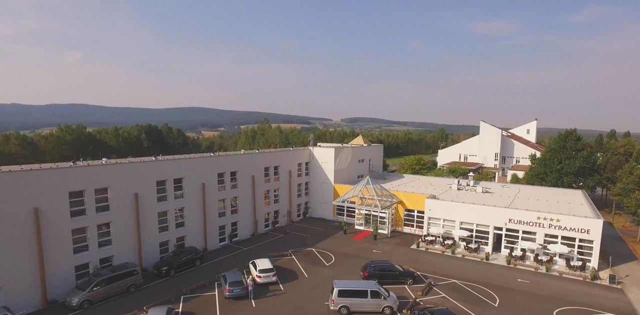 Kurhotel Pyramide Sibyllenbad Нойальбенройт Екстер'єр фото